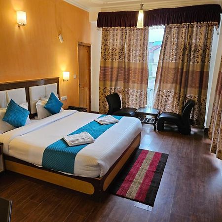 Hotel Akash Regency Manāli Екстериор снимка