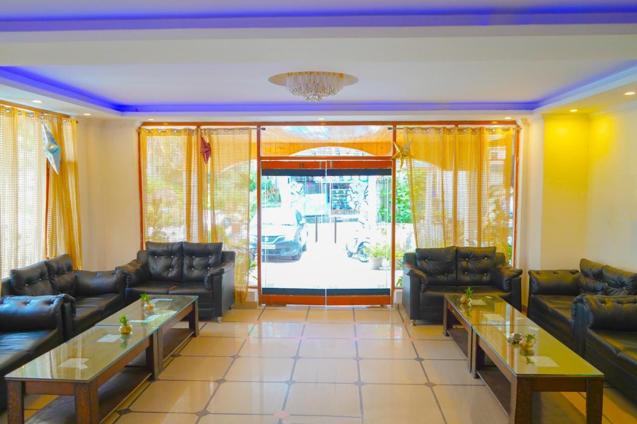 Hotel Akash Regency Manāli Екстериор снимка