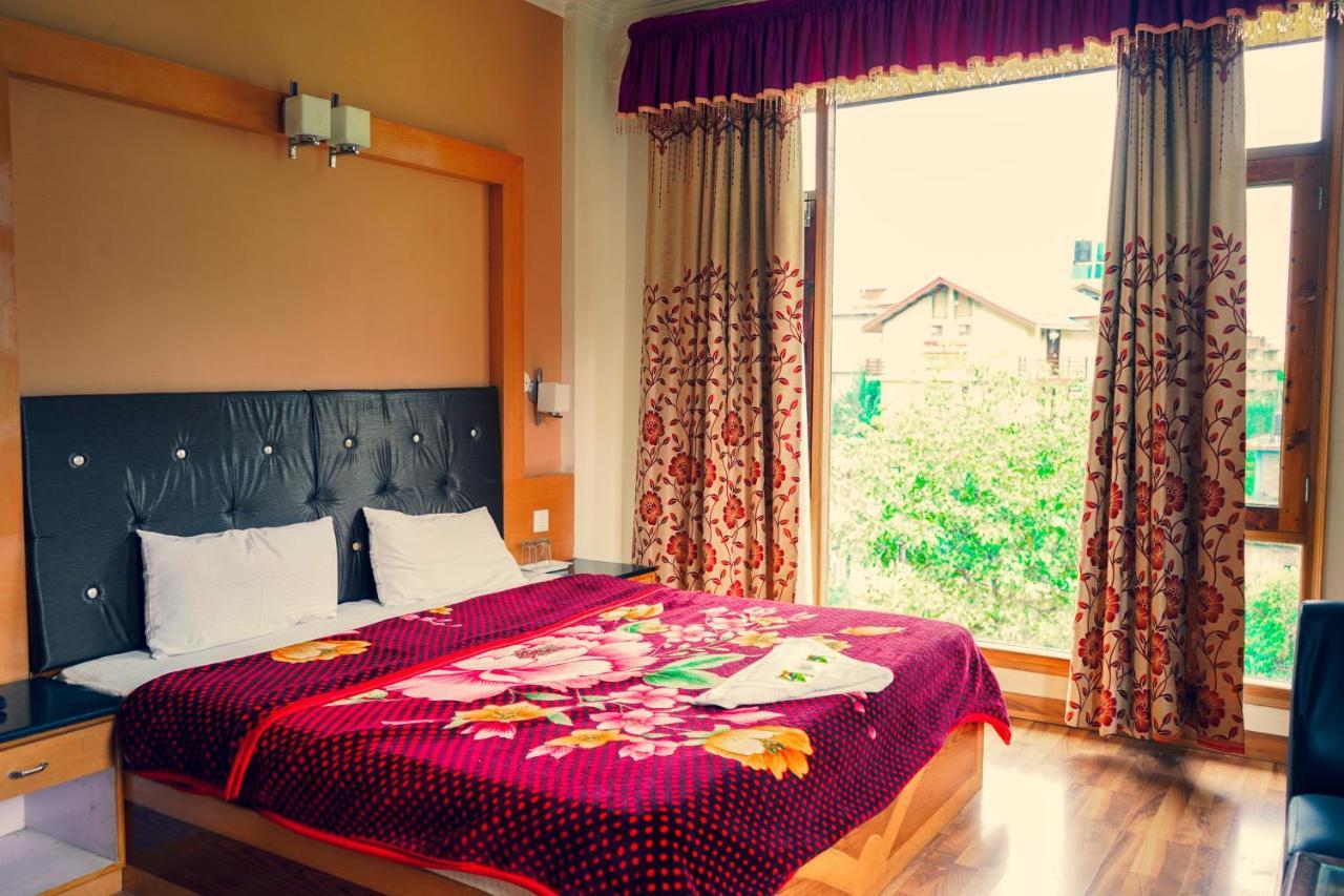 Hotel Akash Regency Manāli Екстериор снимка