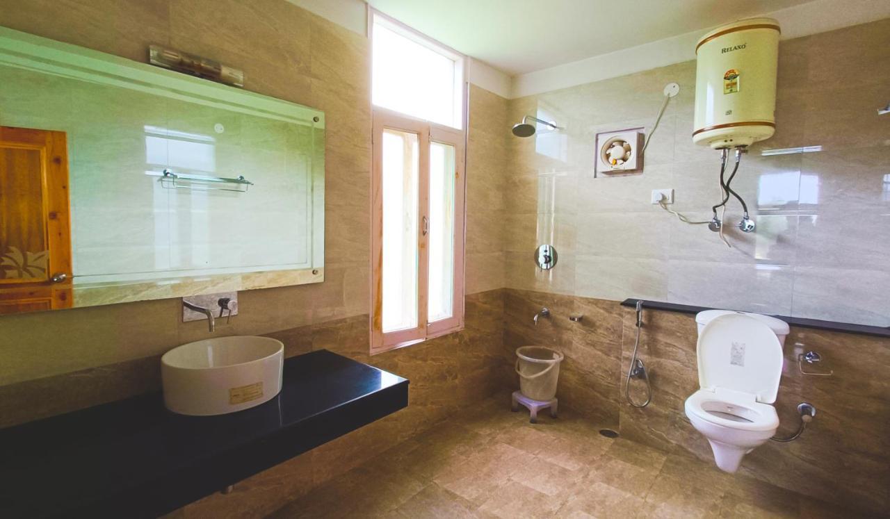 Hotel Akash Regency Manāli Екстериор снимка