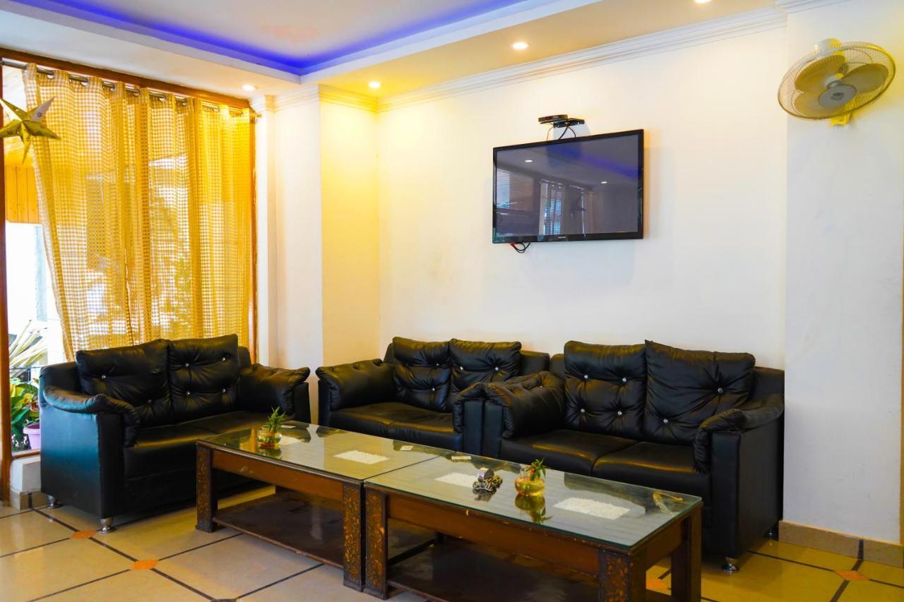 Hotel Akash Regency Manāli Екстериор снимка