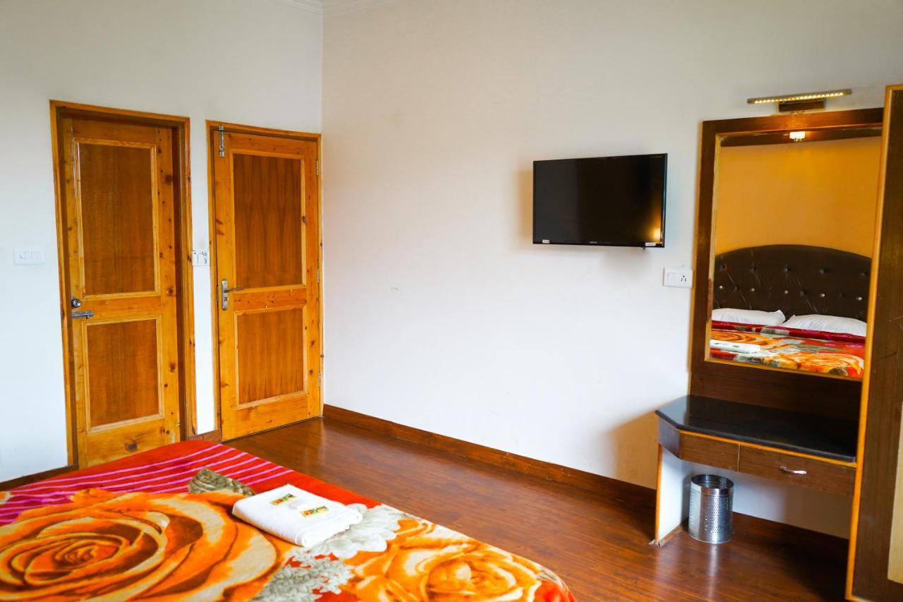 Hotel Akash Regency Manāli Екстериор снимка
