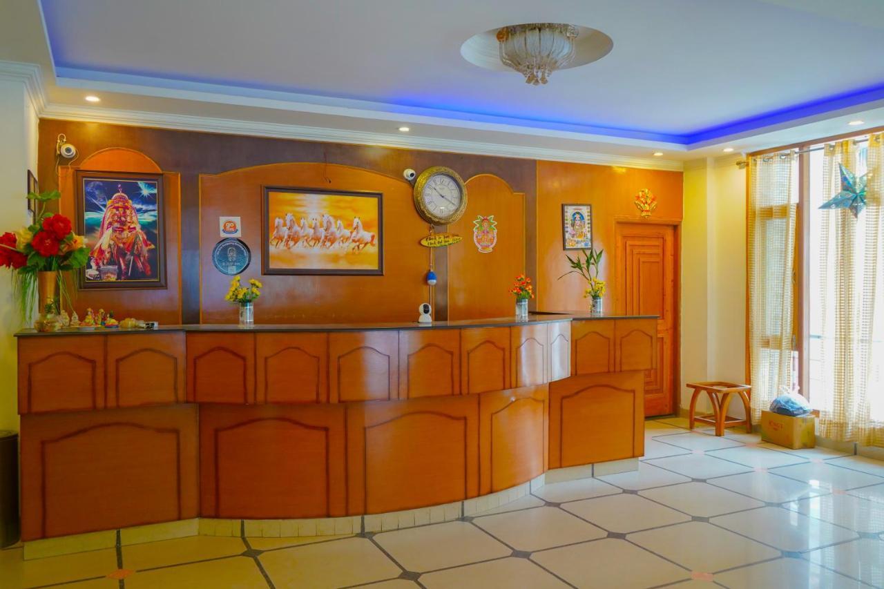 Hotel Akash Regency Manāli Екстериор снимка