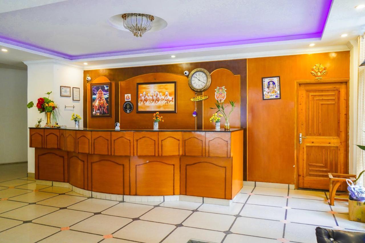 Hotel Akash Regency Manāli Екстериор снимка