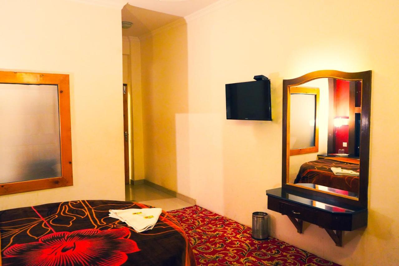 Hotel Akash Regency Manāli Екстериор снимка