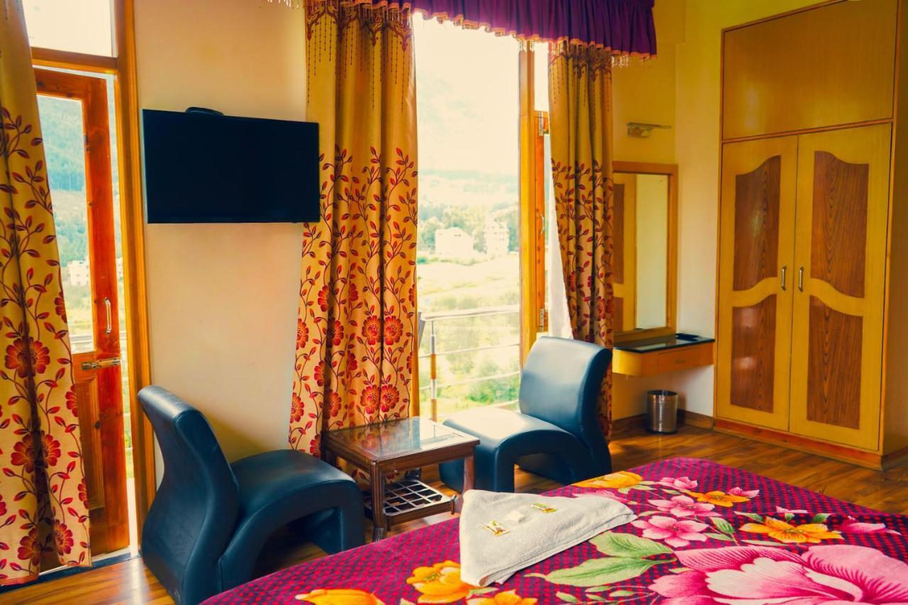 Hotel Akash Regency Manāli Екстериор снимка