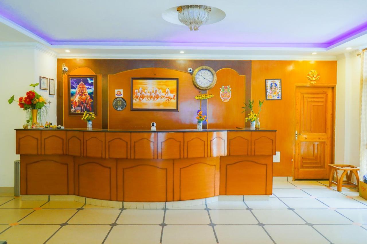 Hotel Akash Regency Manāli Екстериор снимка