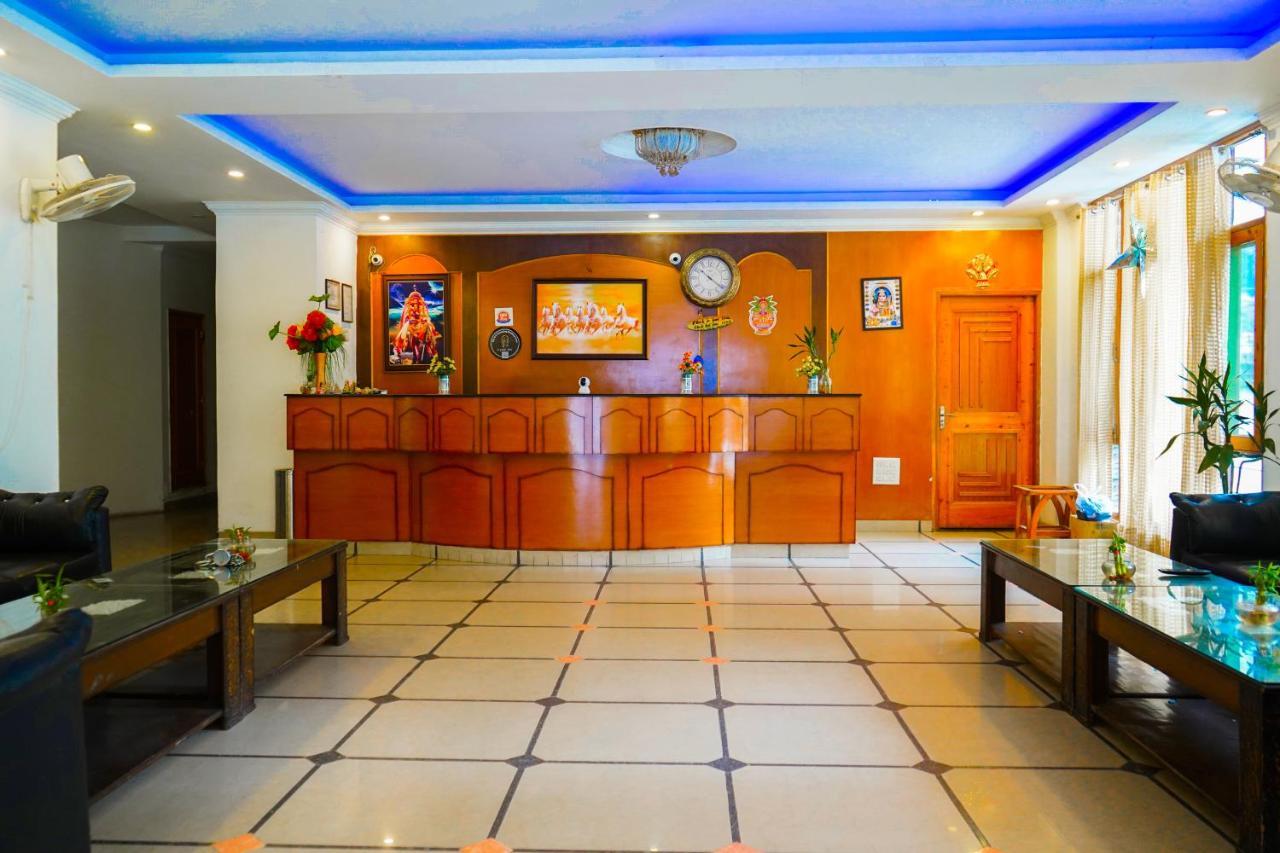 Hotel Akash Regency Manāli Екстериор снимка